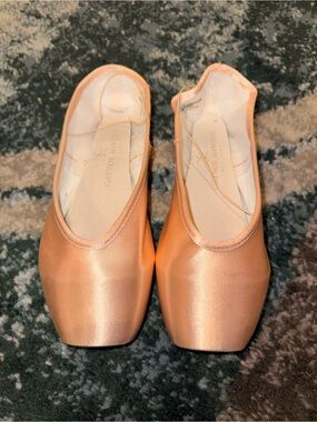 USA Gaynor Minden pointe shoes
